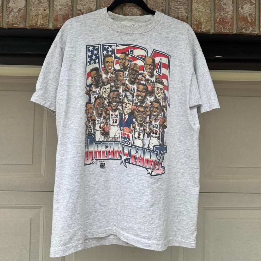 VINTAGE 90s "USA DREAM TEAM" CARICATURE‎ GRAPHIC TEE